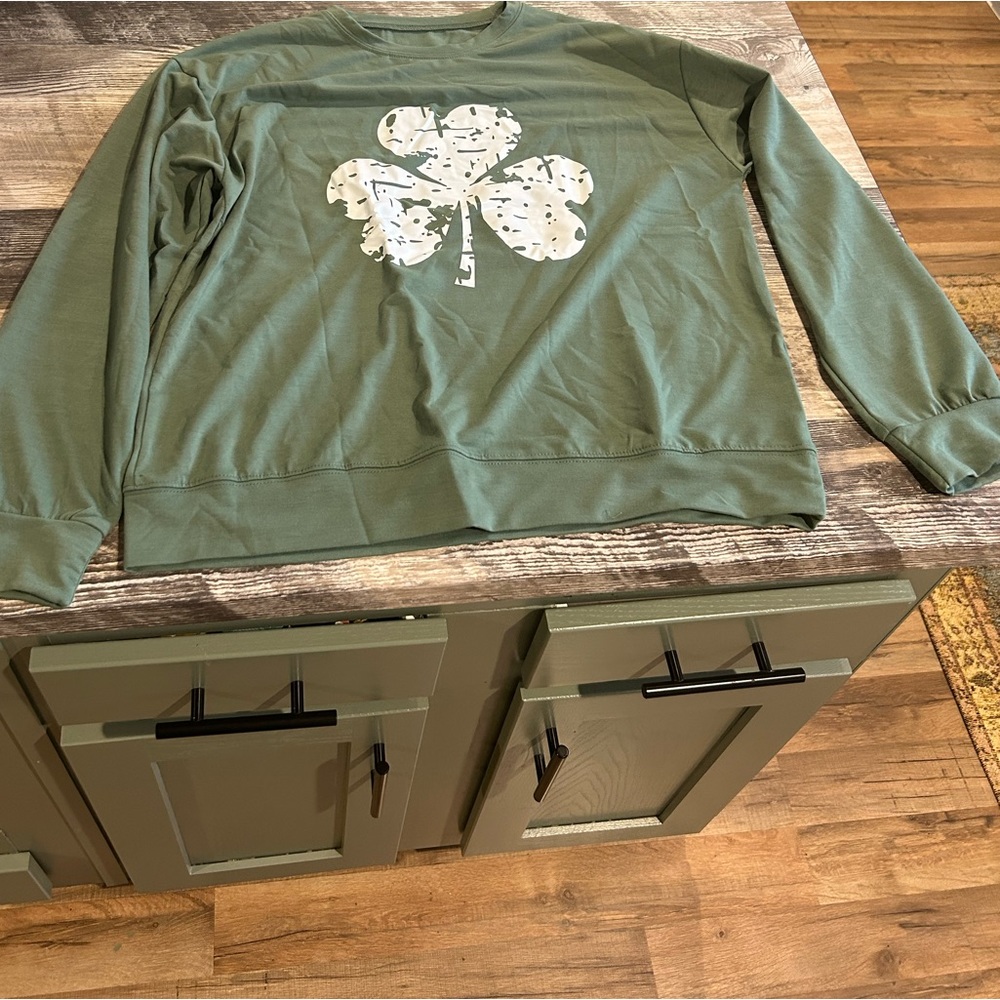 Clover Green Pattern Pull Over/ Sweatshirt - image 3